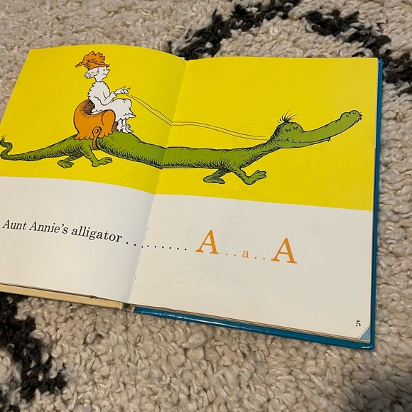 Vintage Dr. Seuss’s ABC book. - Picture 11 of 15